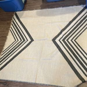 Large Multi-Use Zara Scarf/Blanket!